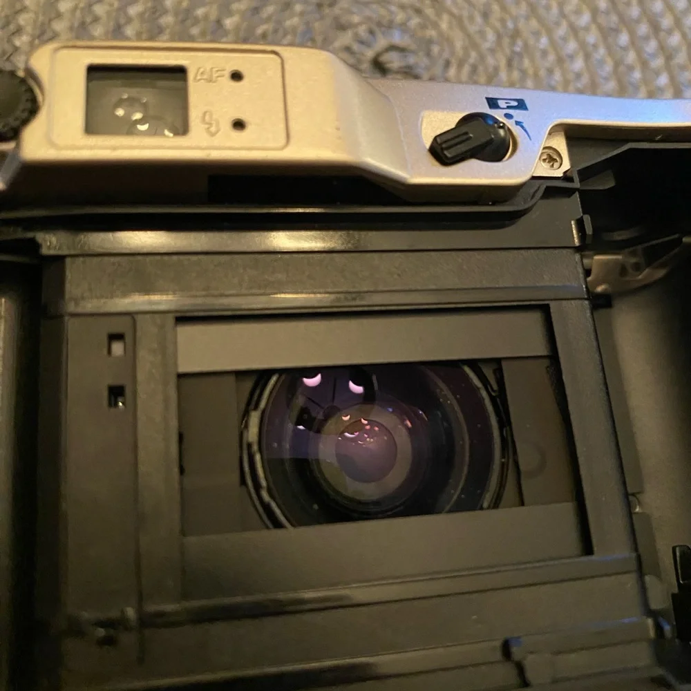 Gold Samsung Evoca 140S Quartz Date 35mm Camera & Case w/ Original Instructions